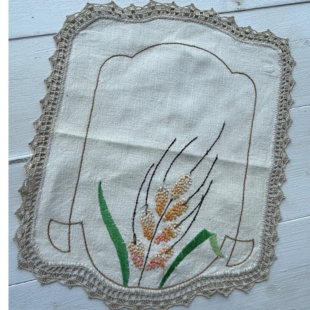 Vintage Hand Embroidered Wheat Linen Doily Lace Trim Cream Table Runner Decor
